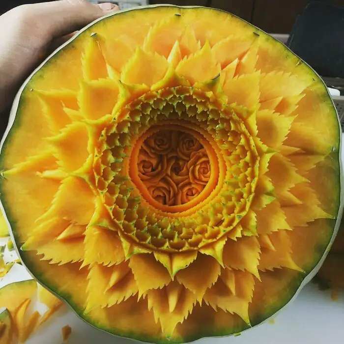 Explore the intricate food carvings of Daniele Barresi, who transforms everyday fruits and vegetables into stunning works of art