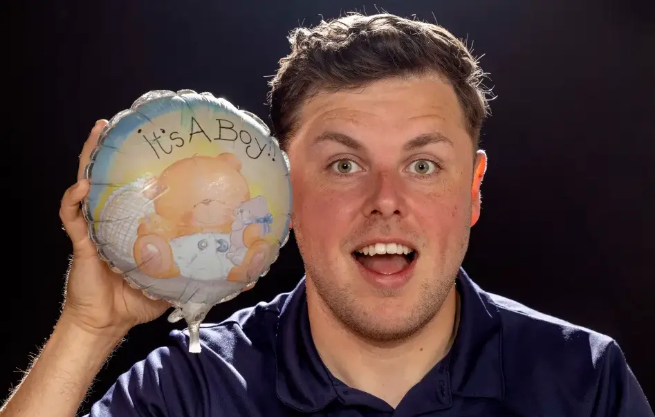 Man Claims World’s Oldest Inflated Balloon from 1992 Birth Still Fully Pumped After 33 Years